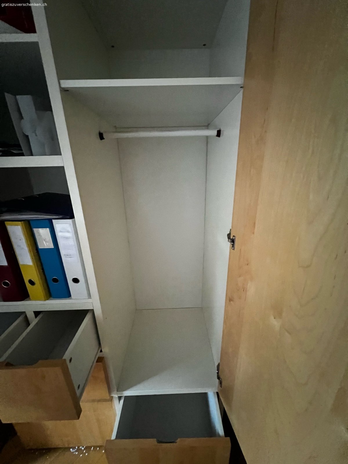 gratis abzugeben. IKEA Kleiderschrank B 590 L 110 H  200