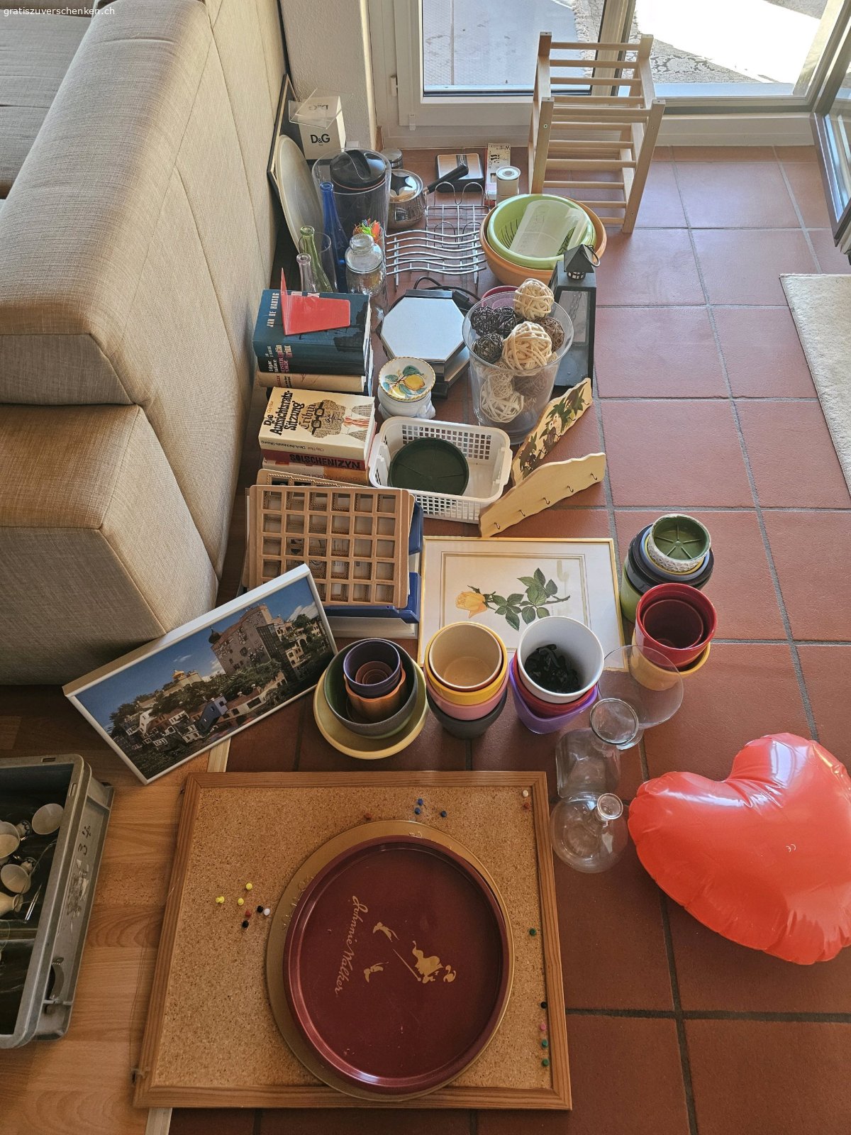 Gratis diverses. Diverses 
Muss alles mitgenommen werden. 
Kein Auswählen.