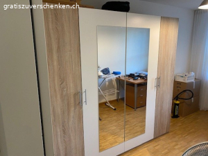 Gratis Spiegelschrank