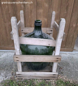 grosse Glasflasche. gratis
mit Zubehör, siehe Fotos