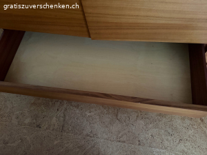 Grosser Kleiderschrank Holzoptik