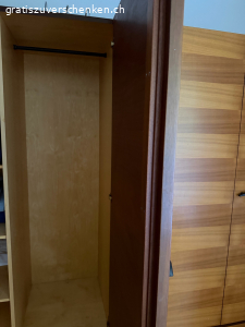 Grosser Kleiderschrank Holzoptik