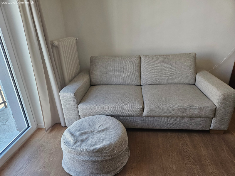Hellgraues 2er Sofa