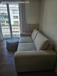 Hellgraues 2er Sofa