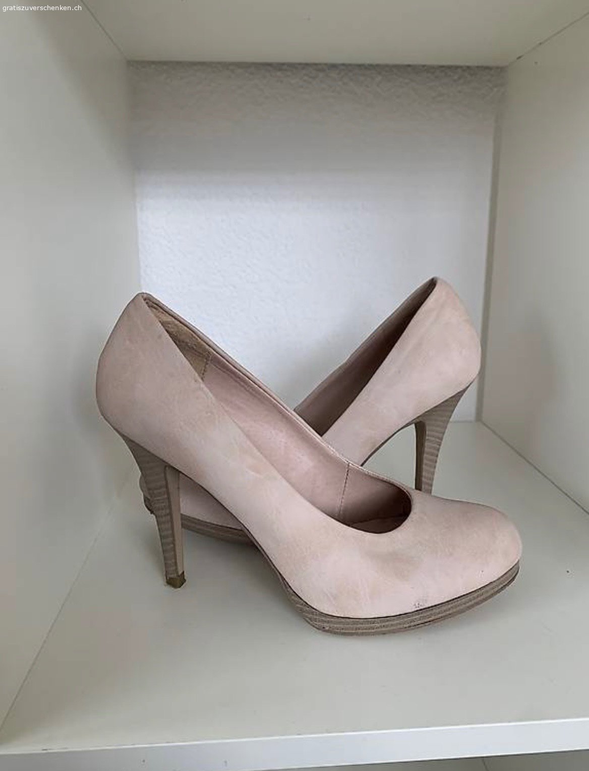 High Heels Grösse 39. graue Heels nie getragen,beige ca. 2x