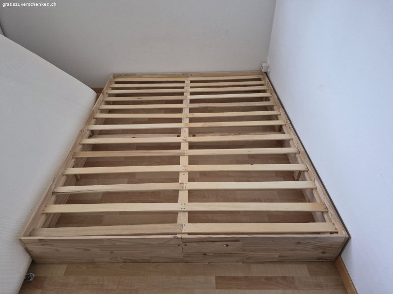 Holzbettgestell