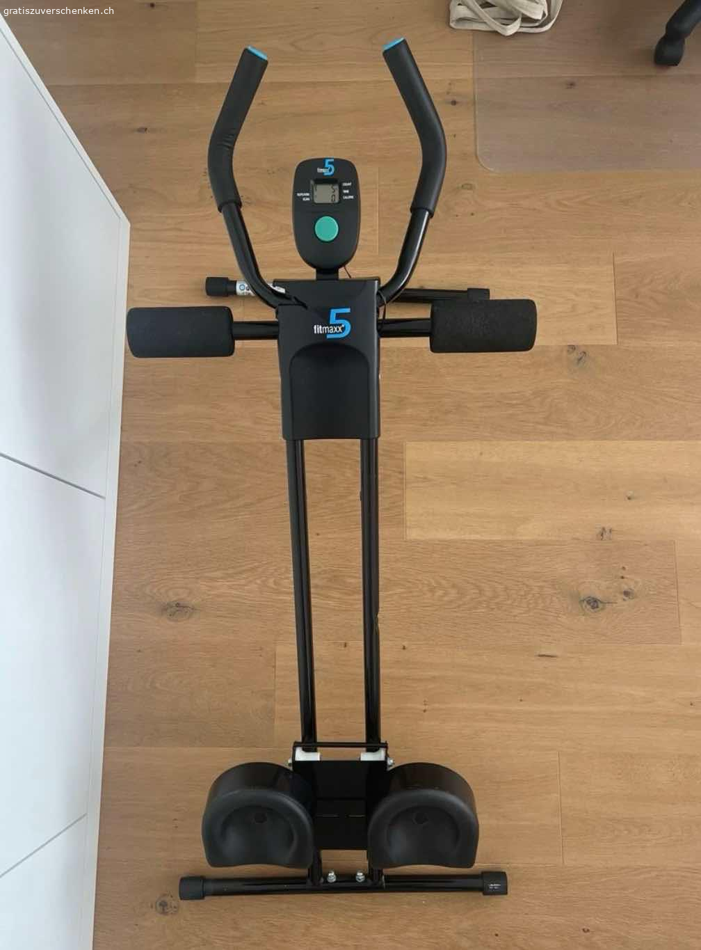 Home Bauchtrainer fitmaxx 5. Marke VITALmaxx, Model fitmaxx 5

Funktioniert einwandfrei und ist in gutem Zustand.

Zwei kleine Defekte: Plastikbruch und Bruch des Stabilisationsteils auf der Rückseite des Teils mit der Anzeige (s. Bilder)

Neupreis ca. CHF 100.00