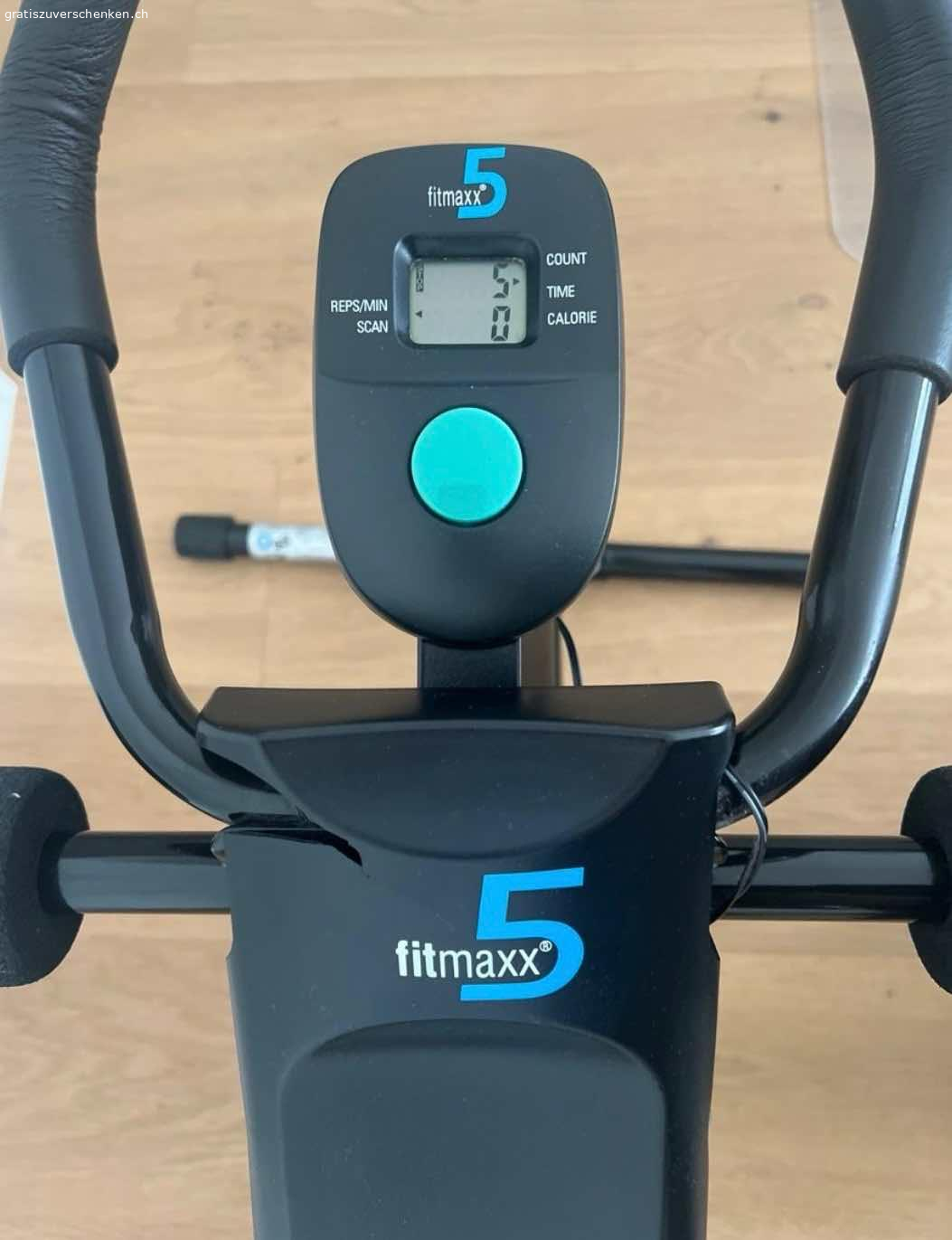 Home Bauchtrainer fitmaxx 5. Marke VITALmaxx, Model fitmaxx 5

Funktioniert einwandfrei und ist in gutem Zustand.

Zwei kleine Defekte: Plastikbruch und Bruch des Stabilisationsteils auf der Rückseite des Teils mit der Anzeige (s. Bilder)

Neupreis ca. CHF 100.00
