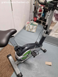 Hometrainer. Hometrainer mit Programm Puls