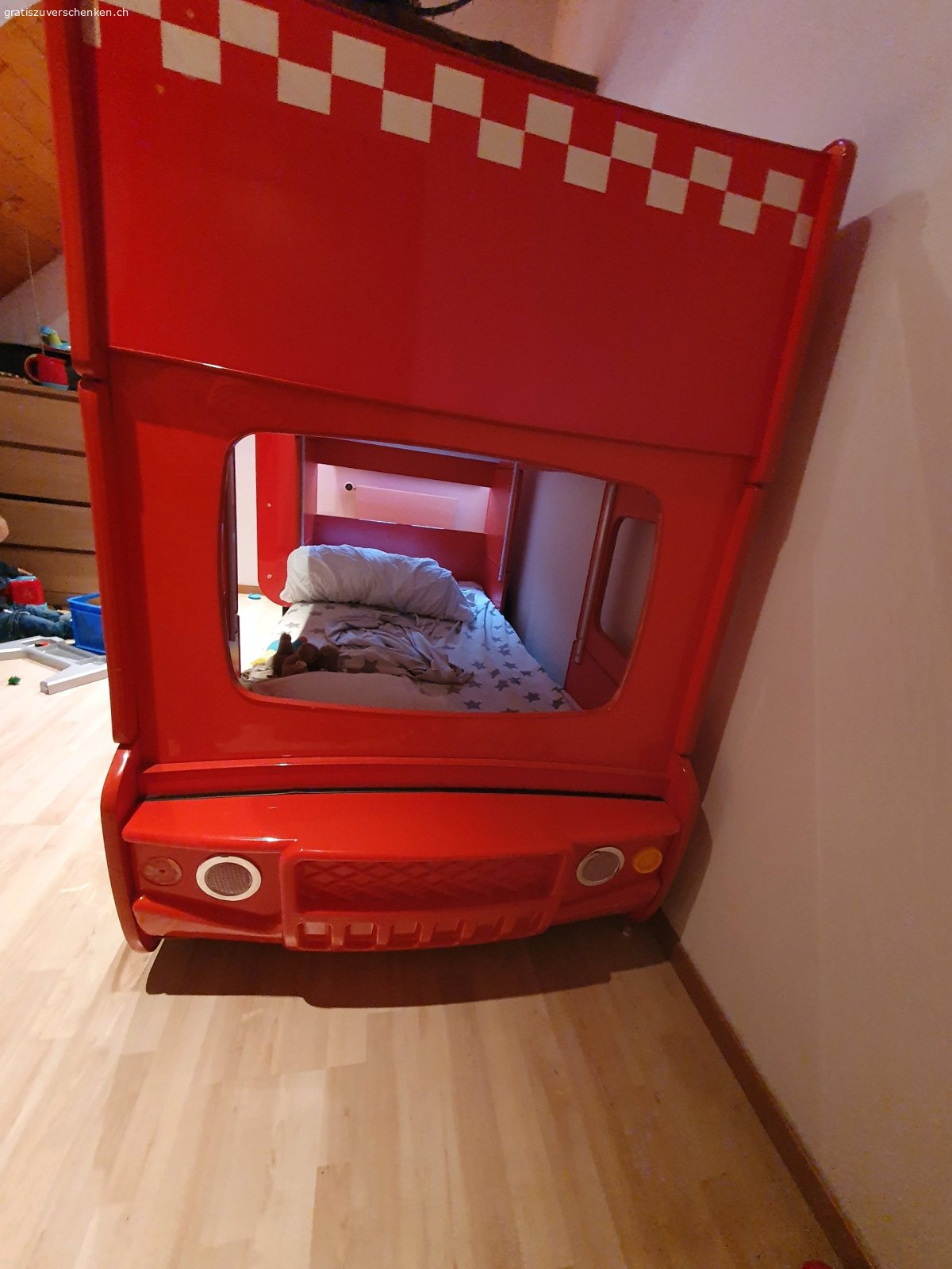 Kinder Doppelbett. Doppel Feuerwehrbett zum selber abbauen zu verschenken.