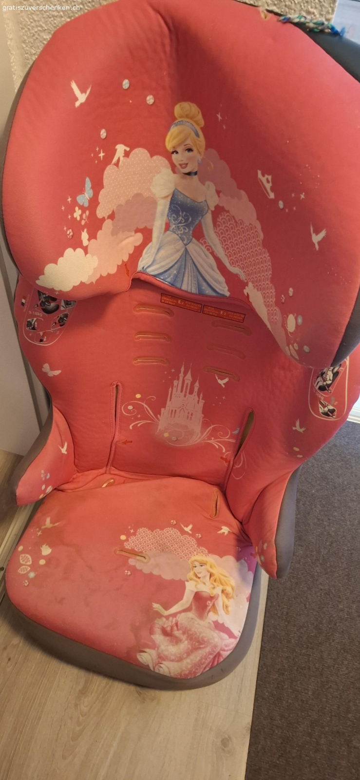 kinder sitt. darf gerne weiter zihen der stof ist abnehm bar kann gewaschen werden.