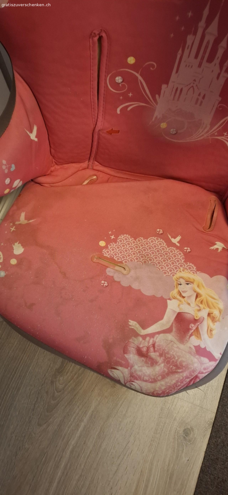 kinder sitt. darf gerne weiter zihen der stof ist abnehm bar kann gewaschen werden.