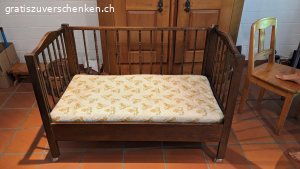 Kinderbett mit Rollen (zum einfachen Platzieren)