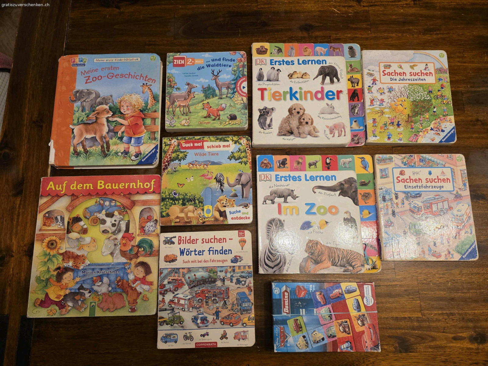 Kinderbücher. Kinderbücher und Domino zu verschenken
die Bücher haben teils starke Gebrauchsspuren, da meine Kinder sie liebten
Wird nur als Packet abgegeben, KEINE Einzel Abgabe
Es werden nur Emails beachtet, welche Datum und Uhrzeit fürs Abholen beim Erstkontakt mitteilen
Bitte kontrolliert euer Spam, vermutlich landet meine Antwort dort.
besten Dank
Nur Abholung möglich