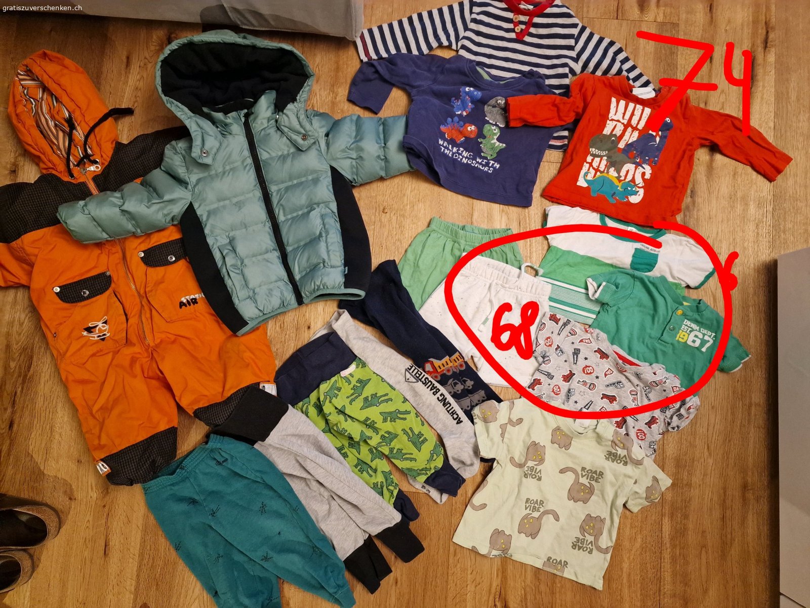 Kinderkleider Divers 68-86. Kleine Auswahl an einzelnen Kleiderstücken In unterschiedlichen Grössen. Alles Secondhand, alles gewaschen. Übergabe in einer Ikea Tasche.