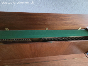Klavier zu verschenken. Gut erhaltenes Klavier der Marke Klug&Sperl zu verschenken. Das Klavier wurde bereits länger nicht gestimmt, tönt aber nach wie vor sehr schön. Genaue Adresse wird nach erstem Kontakt bekannt gegeben.