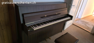Klavier. Gut erhaltenes Klavier zu verschenken. Muss abgeholt werden.