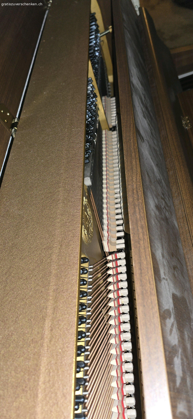 Klavier. Gut erhaltenes Klavier zu verschenken. Muss abgeholt werden.