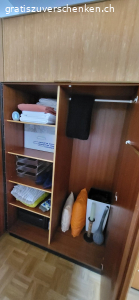 Kleiderschrank & Kommode in Eichenholz-Optik – GRATIS