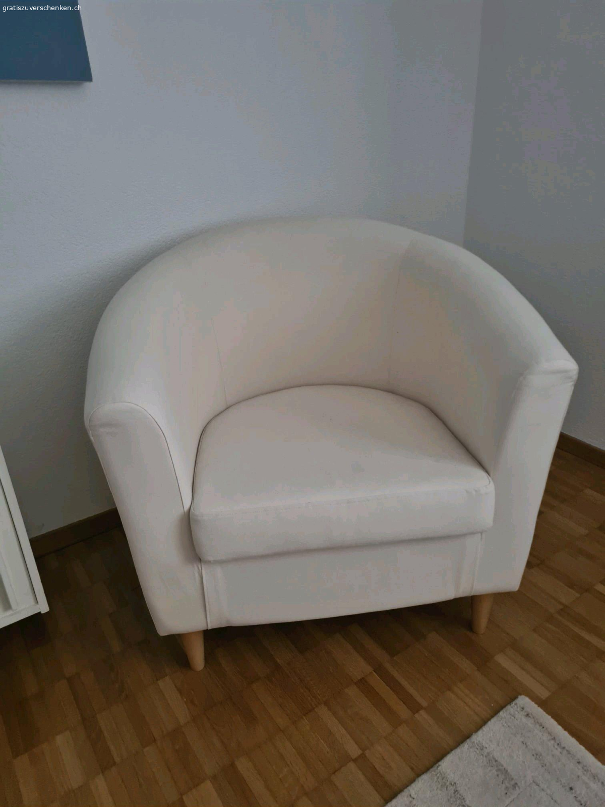 Kleine Möbel. zu verschenken. Muss abgeholt werden