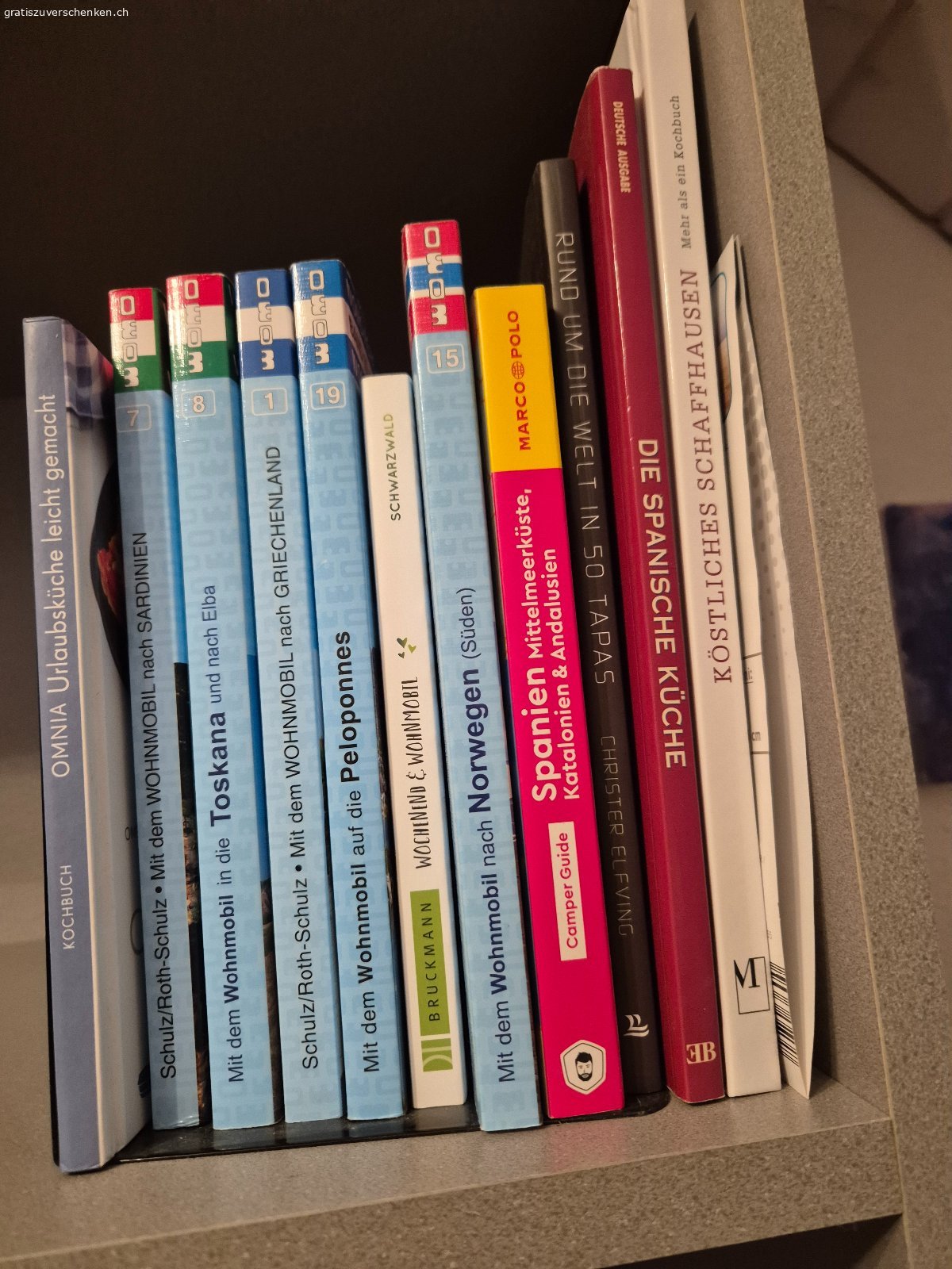 Koch-, Sach-, Reise-, und Taschenbüchet. Diverse Bücher zu verschenken, nur Abholung.
Guter Zustand