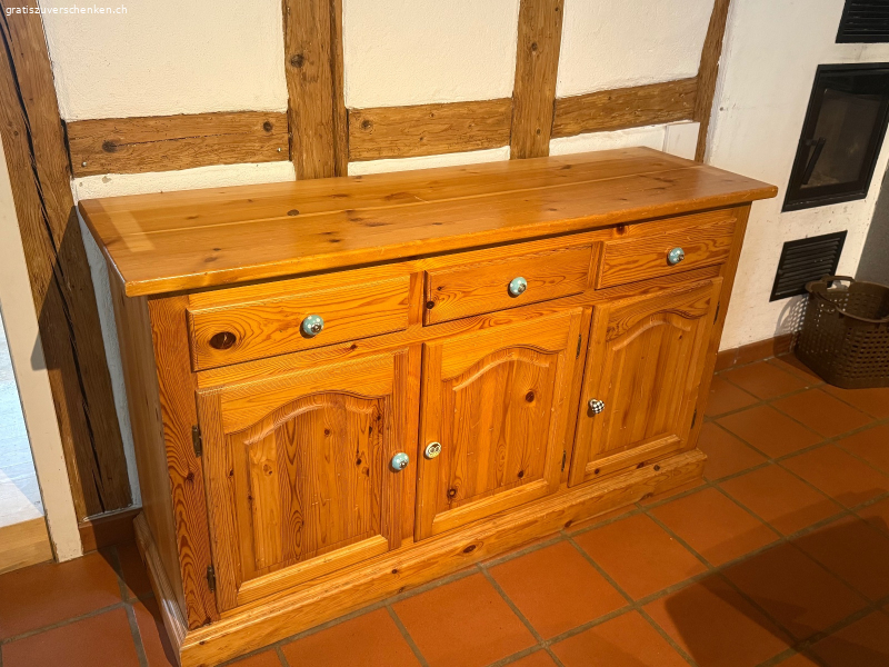 Kommode aus Holz