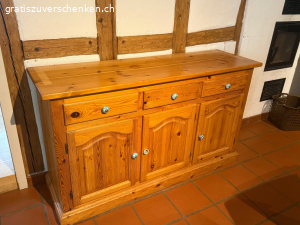 Kommode aus Holz