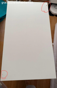 Kommode zu verschenken. Kommode mit drei Schubladen zu verschenken. 93,5x98x56 cm (H,B,T). 
Leichte Schäden an Oberfläche, sonst einwandfrei. 
Abholung in 8048 Zürich.