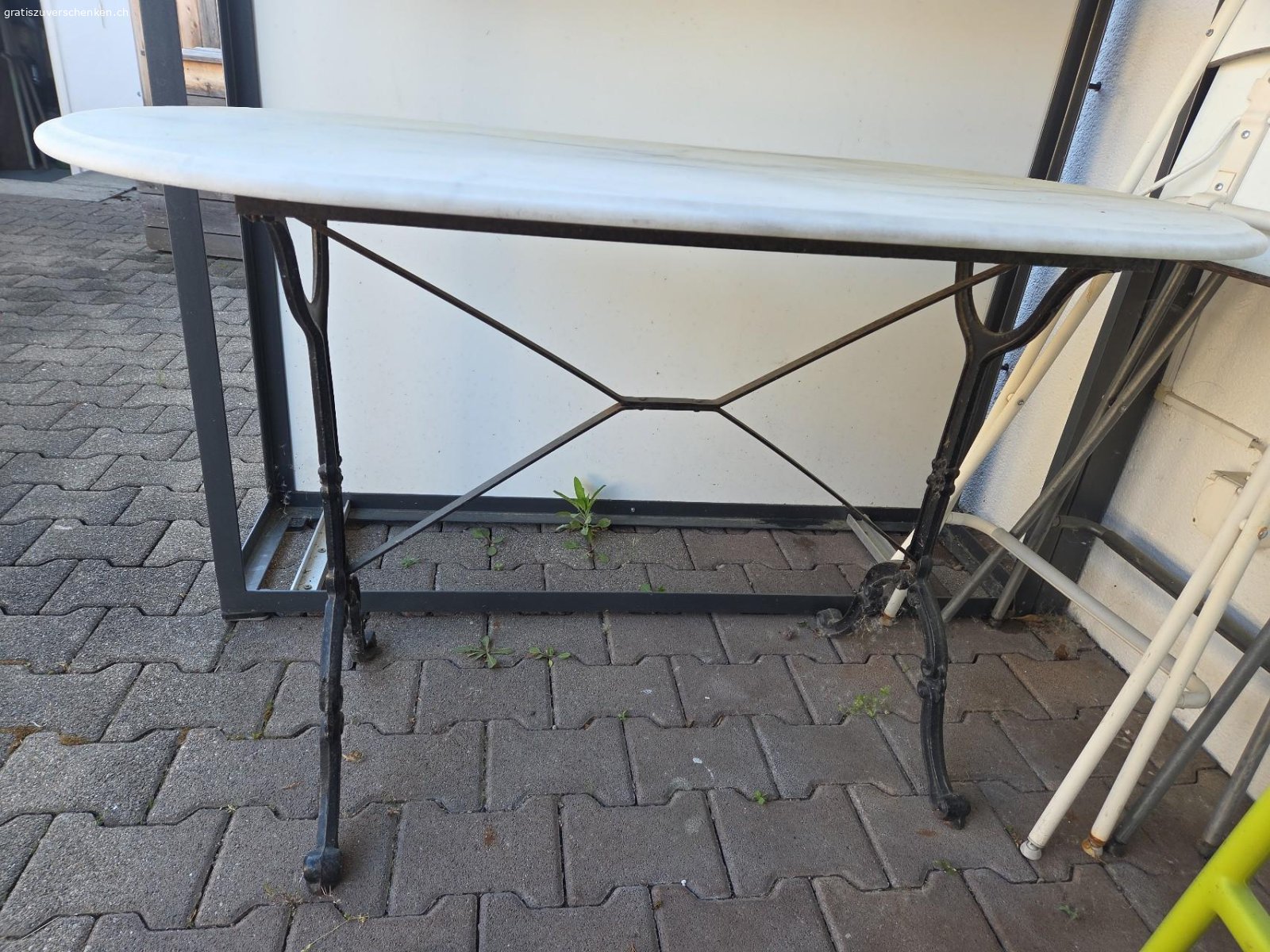 Marmortisch. 120x59 cm, sehr schwer, aber Tischplatte von Gestell ablupfbar