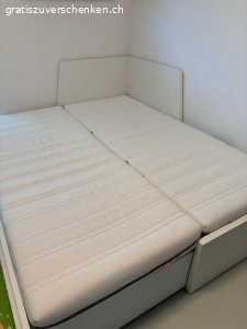 Matratze IKEA MALVIK. 2x IKEA MALVIK Matratzen 80x200x12 cm
Tierfreier Nichtraucherhaushalt
Der Matratzenbezug ist abnehmbar und bei 60 Grad waschbar.