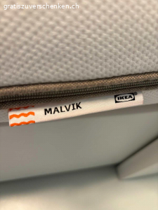 Matratze IKEA MALVIK. 2x IKEA MALVIK Matratzen 80x200x12 cm
Tierfreier Nichtraucherhaushalt
Der Matratzenbezug ist abnehmbar und bei 60 Grad waschbar.