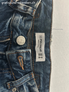 Neuwertige Jeans gratis abzugeben