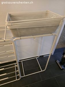 Offene Schränke. Zu verschenken: 2 offene Schränke / Regale (IKEA)