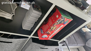 Offener Schrank (ohne Inhalt)