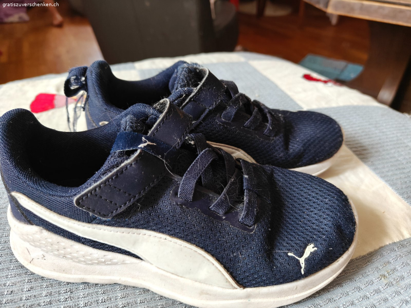 Original Puma Hallenschuh blau Gr 32