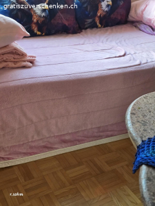 Palette mit oder ohne matraze. Palette mit oder ohne matraze ohne kissen und überwurf