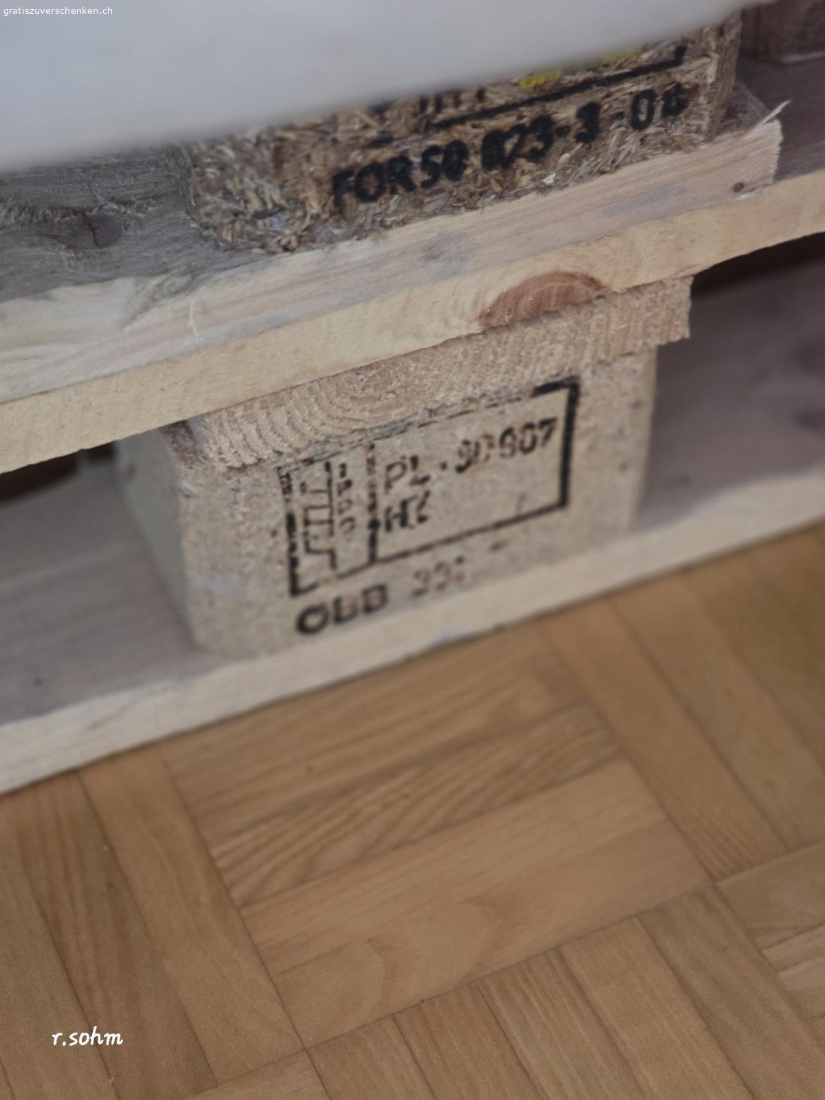 Palette mit oder ohne matraze. Palette mit oder ohne matraze ohne kissen und überwurf