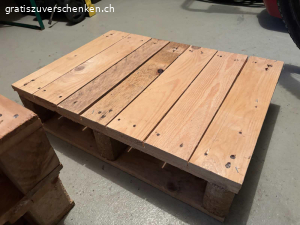 Paletten. Infolge Haushaltauflösung: 
2 Paletten 87cmx95cm
1 Palette 46cmx65cm