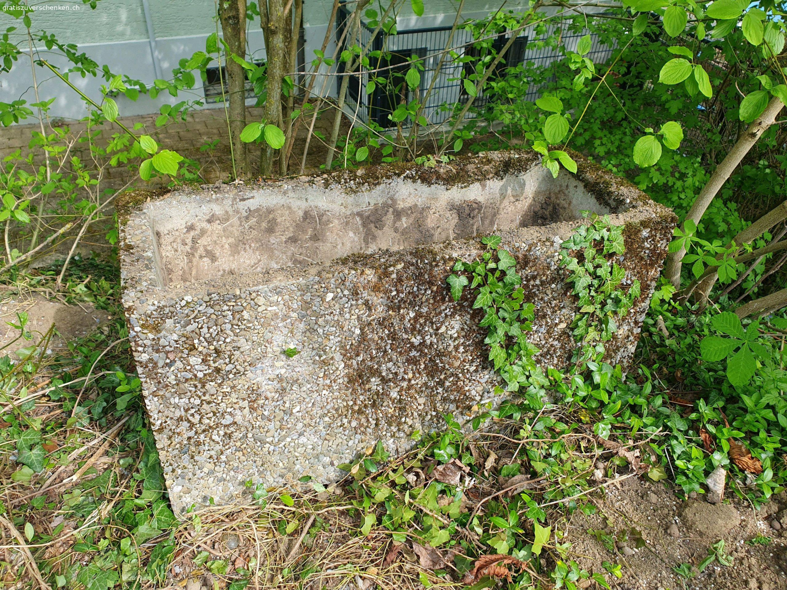 Pflanzkübel 3 Stück. 3 intakte rechteckige Pflanzkübel