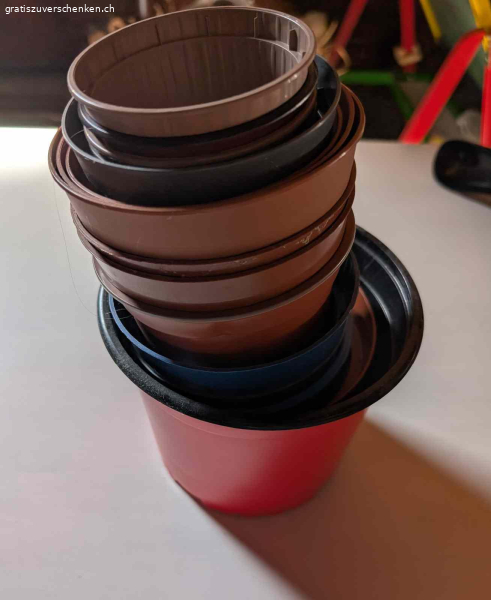 Plastic-Pflanzentöpfe