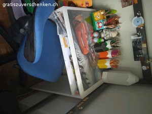 Pult mit Bürostuhl