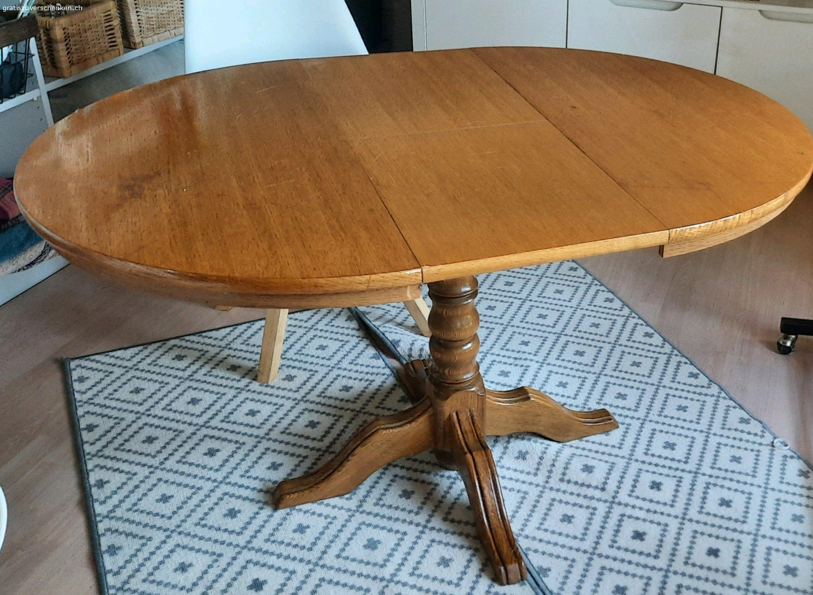 Rustikaler Ausziehtisch Eicheholz. Tisch zu verschenken massiv