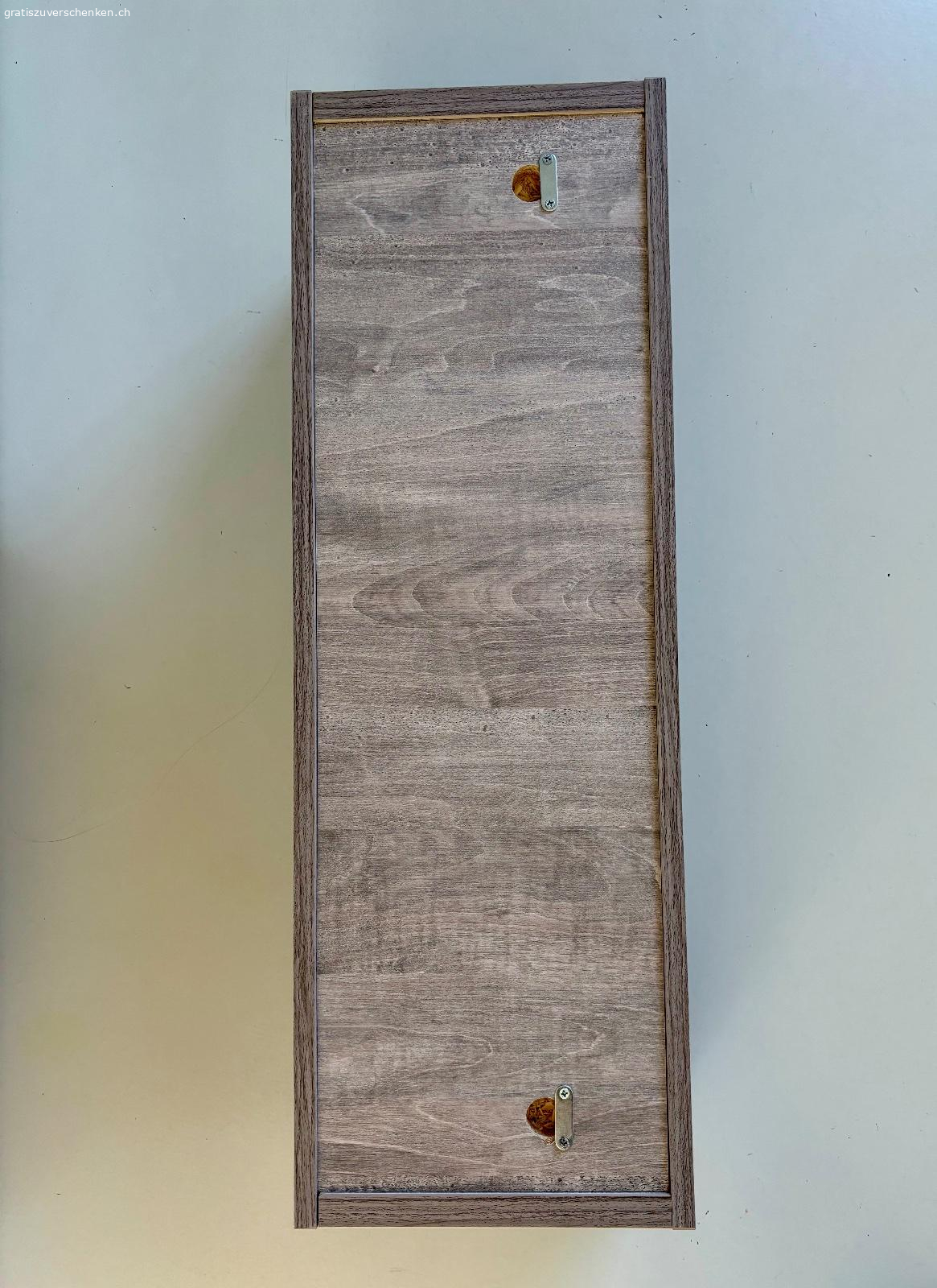 Schardt Wandbord Eco Star. Wandbord passend zum Kinderzimmer Eco Star
Holzdekor Driftwood / Dekor weiß
3 Ablagefächer, Schiebetür mit Sternmotiv
H: 26 cm B: 78 cm T: 20 cm
Markenqualität von Schardt