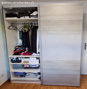 Schiebetürschrank