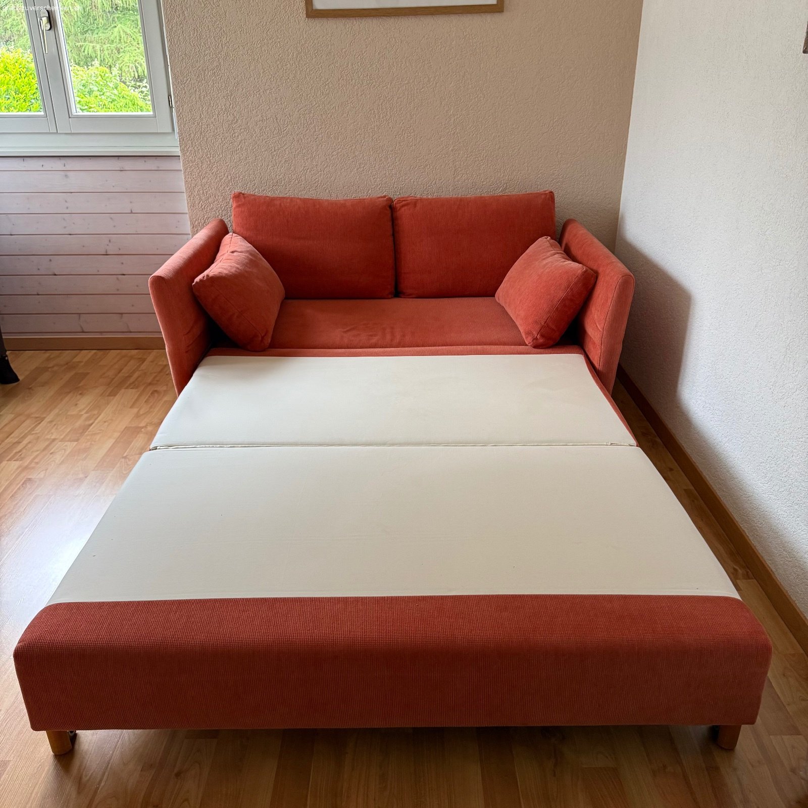 Schlafsofa. Zum verschenken sehr gut erhaltenes Schlafsofa 150cm breit, Liegefläche 130x200cm
Wurde in einem Naturmöbelgeschäft gekauft, daher sehr gute Qualität.
Muss abgeholt werden in Unterseen ( Interlaken)