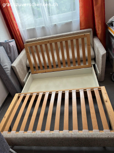Schlaraffia Schlafsofa zu verschenken