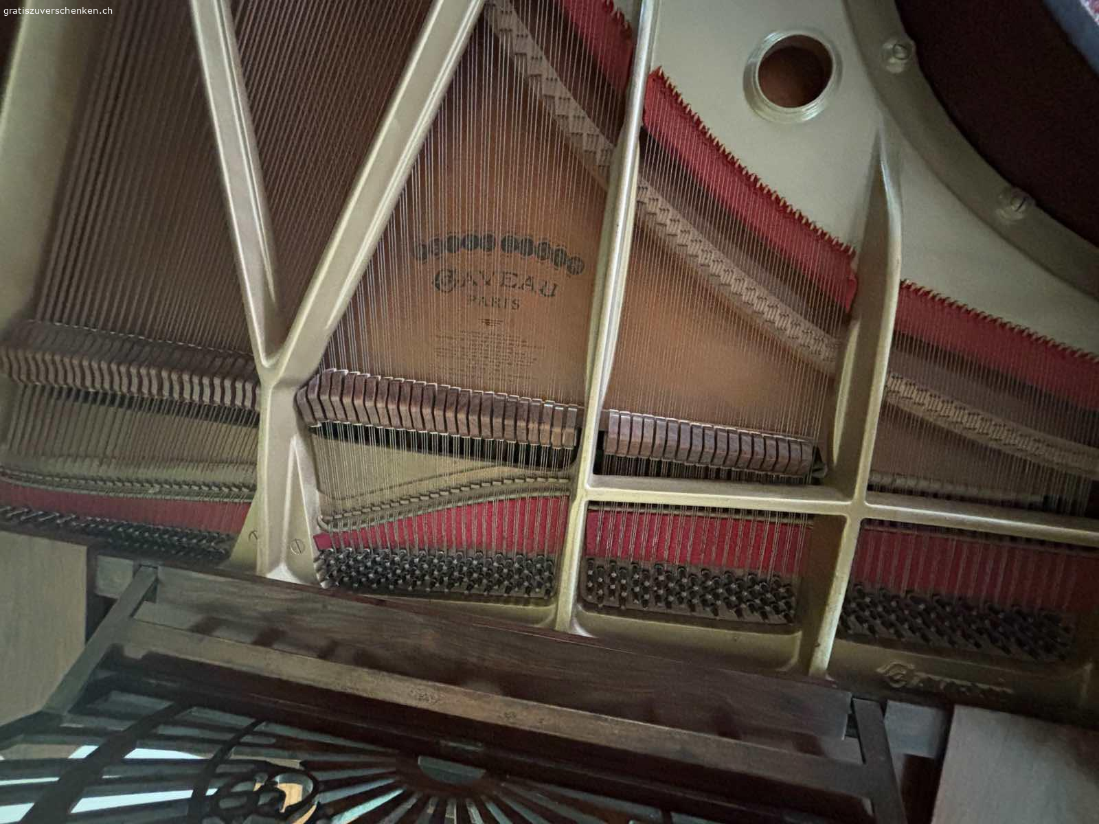 Schoener Gaveau Fluegel zu verschenken. Gaveau Fluegel von1920 in gutem Zustand wegen Umzug zu verschenken