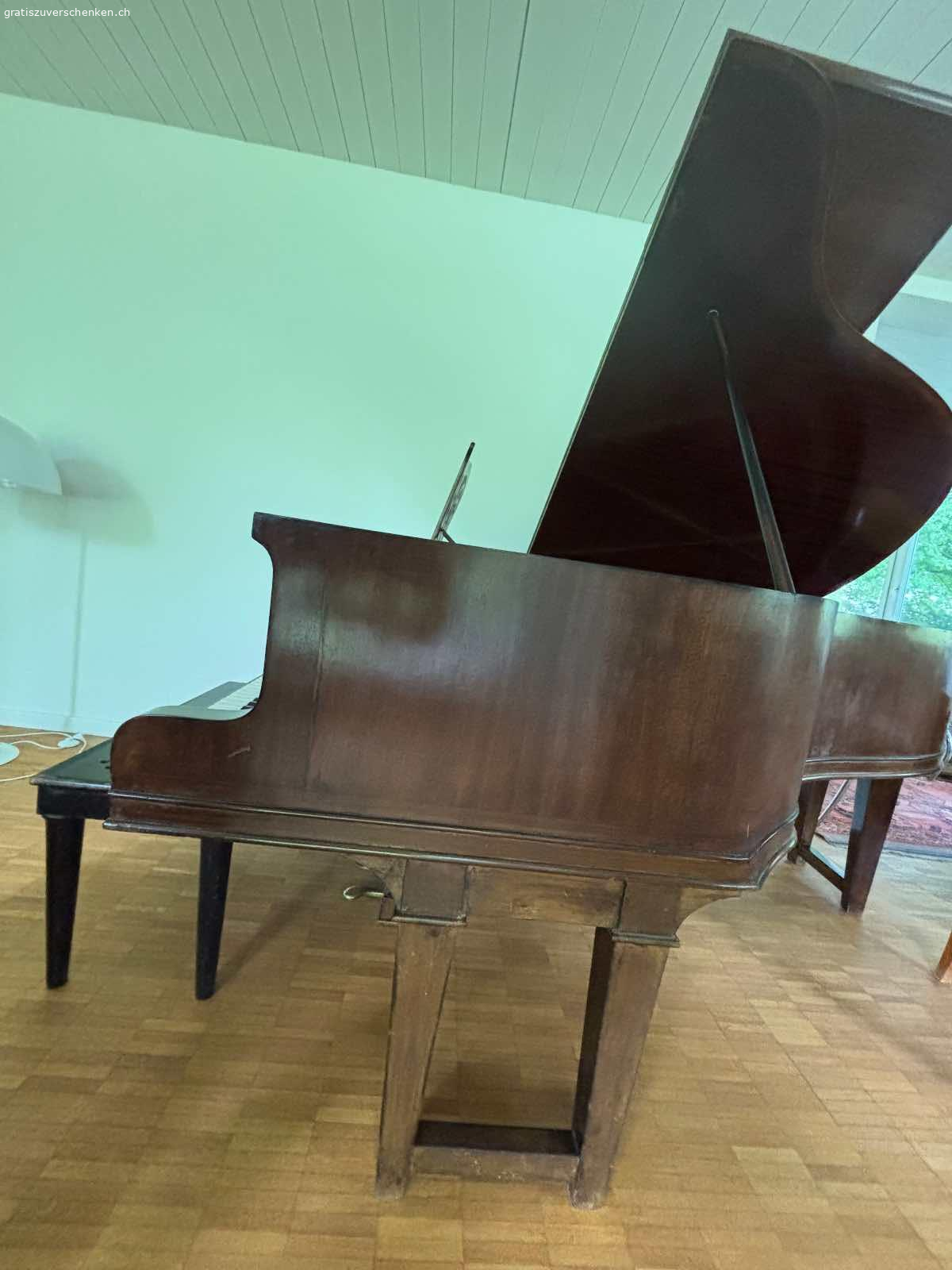 Schoener Gaveau Fluegel zu verschenken. Gaveau Fluegel von1920 in gutem Zustand wegen Umzug zu verschenken