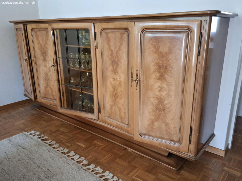 schönes Stubenmöbel