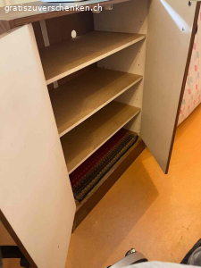 schrank 3 türig mit schubladen, truhe. möbeli